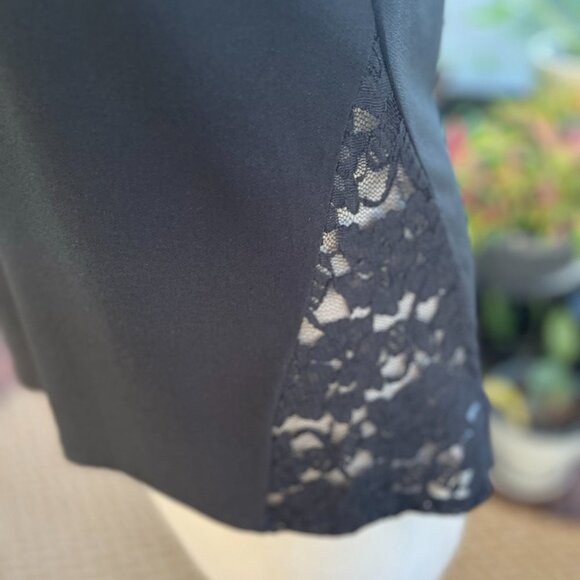Express Lace Accented Blouse on Shoulder and Side Hem Black Size S/P.‎ - Picture 3 of 6